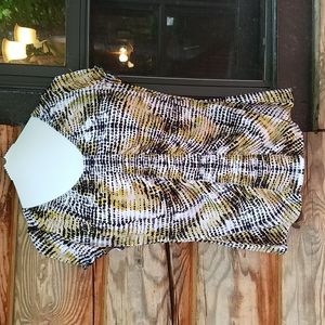 Patterned Worthington top. Size medium.